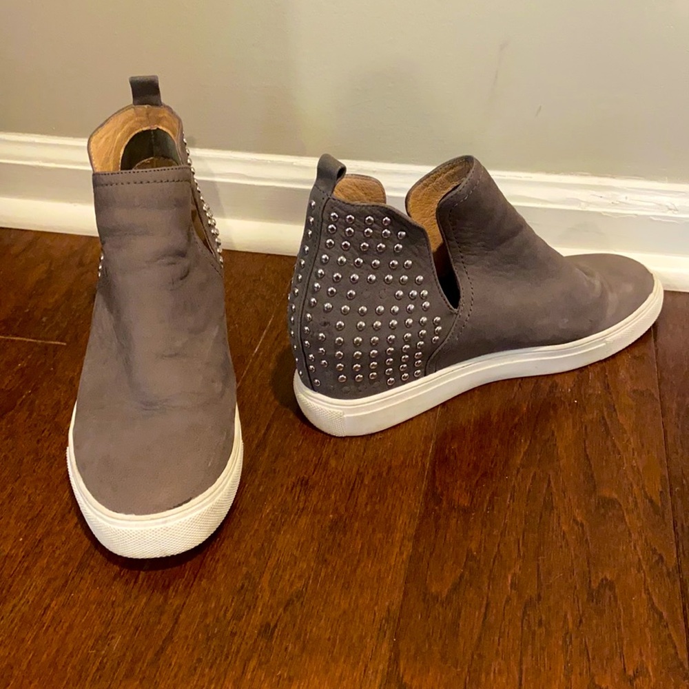 Steven wedge sneaker